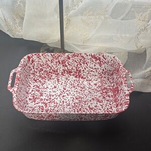 Crow Canyon Home Splatter Enamelware Lasagna Pan in red and white